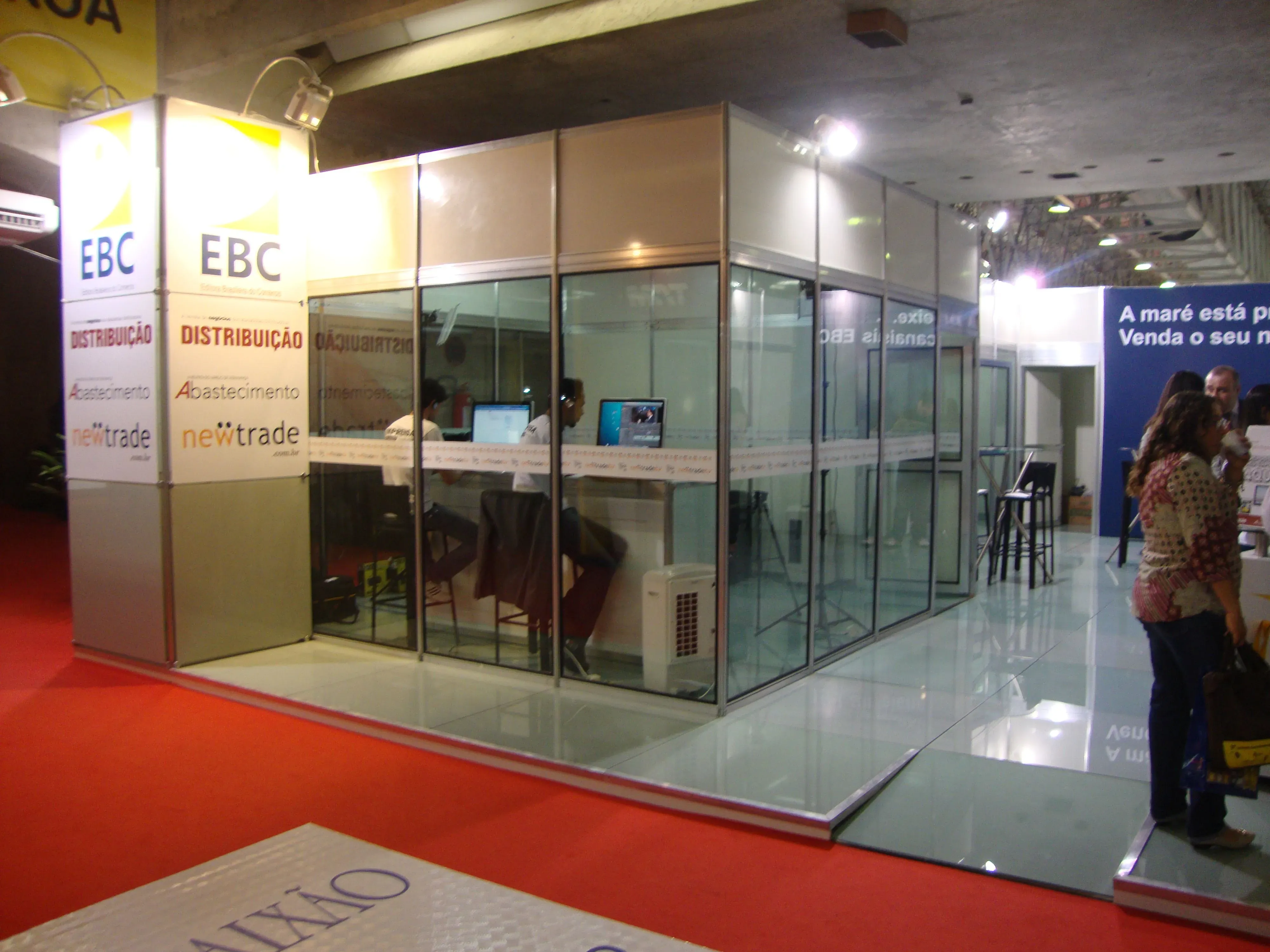 montadora stands