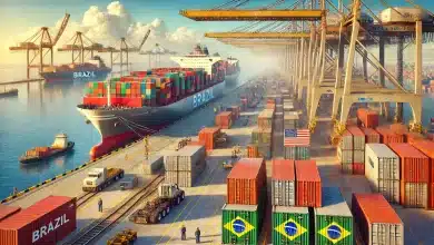 Trump pode impor tarifas de 5% ao Brasil, segundo Moody's 9 DALL·E 2025 01 23 11.17.16 A highly realistic scene of export activities between Brazil and the United States. The image features a bustling port with large cargo ships being lo