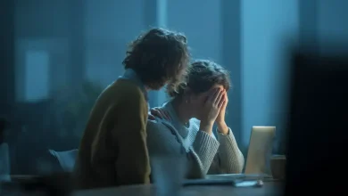 Chorar no trabalho: como lidar com emoções no escritório 2 Chorar no Trabalho: Como Lidar com Emoções no Escritório