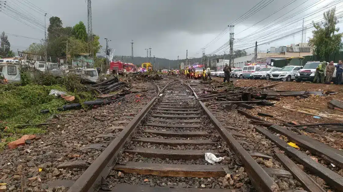 Trem descarrila em Araraquara após colisão com caminhão de cana 2 Trem Descarrilado em Araraquara: Impacto e Consequências