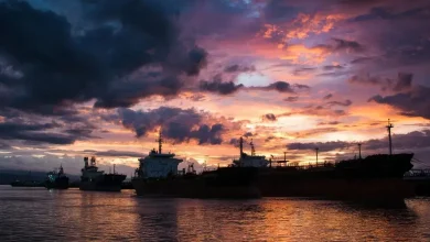 Trump determina bloqueio total de petroleiros sancionados e isola Venezuela 10 Bloqueio Total de Petroleiros em Venezuela: Impactos e Reações