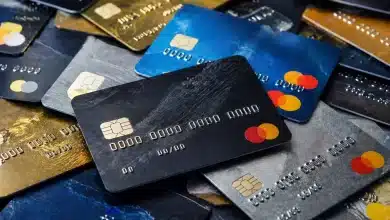 Juros do cartão de crédito caem para 428,3% em março, diz Banco Central 6 Juros do cartão de crédito caem para 428,3% em março, Diz BC