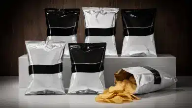 Calbee usa embalagens preto e branco após guerra afetar fornecimento de tinta 9 Calbee usa embalagens preto e branco após guerra afetar fornecimento de tinta