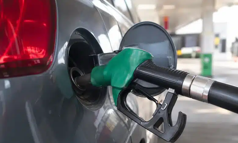 Trump acusa empresas de petróleo de inflacionar preços e pede investigação