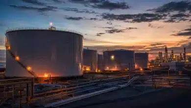 Estoques de petróleo da OCDE caem ao menor nível desde 1990 2 Estoques de petróleo da OCDE caem ao menor nível desde 1990
