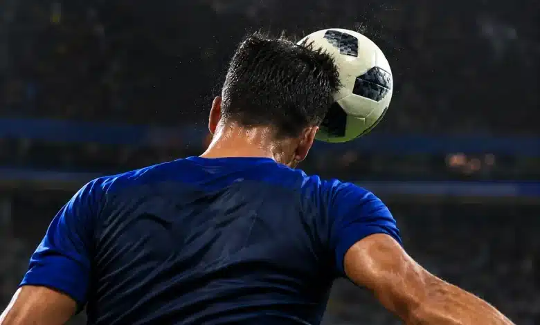 Copa do Mundo reacende discussão sobre cabeceios no futebol