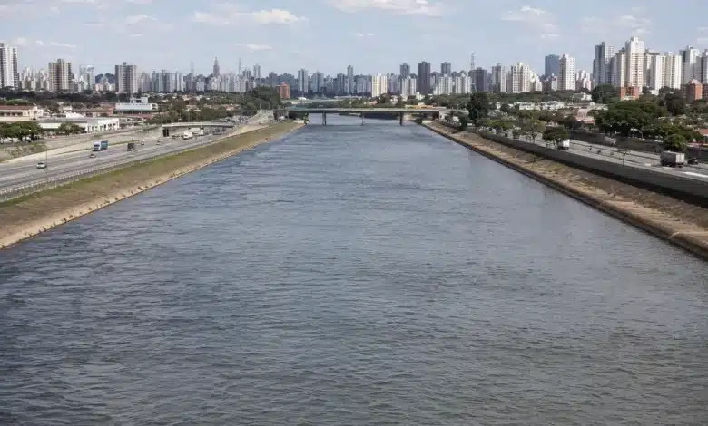 Expedição aponta contaminação total no Rio Tietê