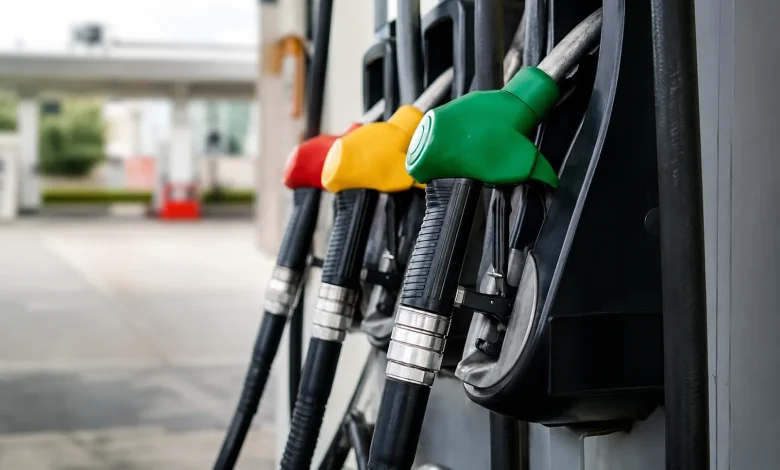 Trump antecipa fim de restrições sobre gasolina nos EUA