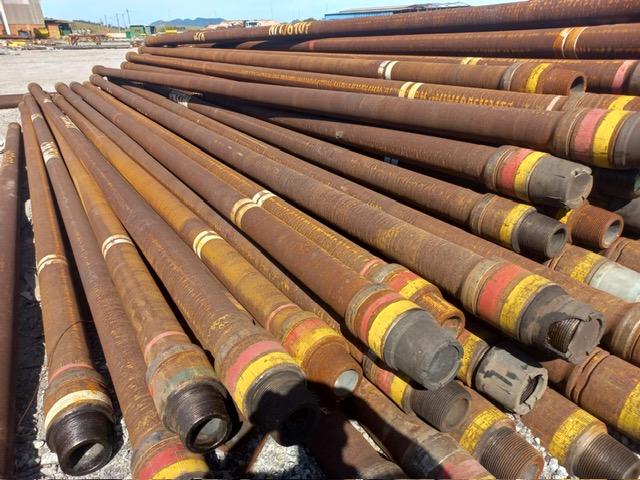 Tubo de aço carbono de 6 5/8” pol, usado, em bom estado, sem revestimento interno