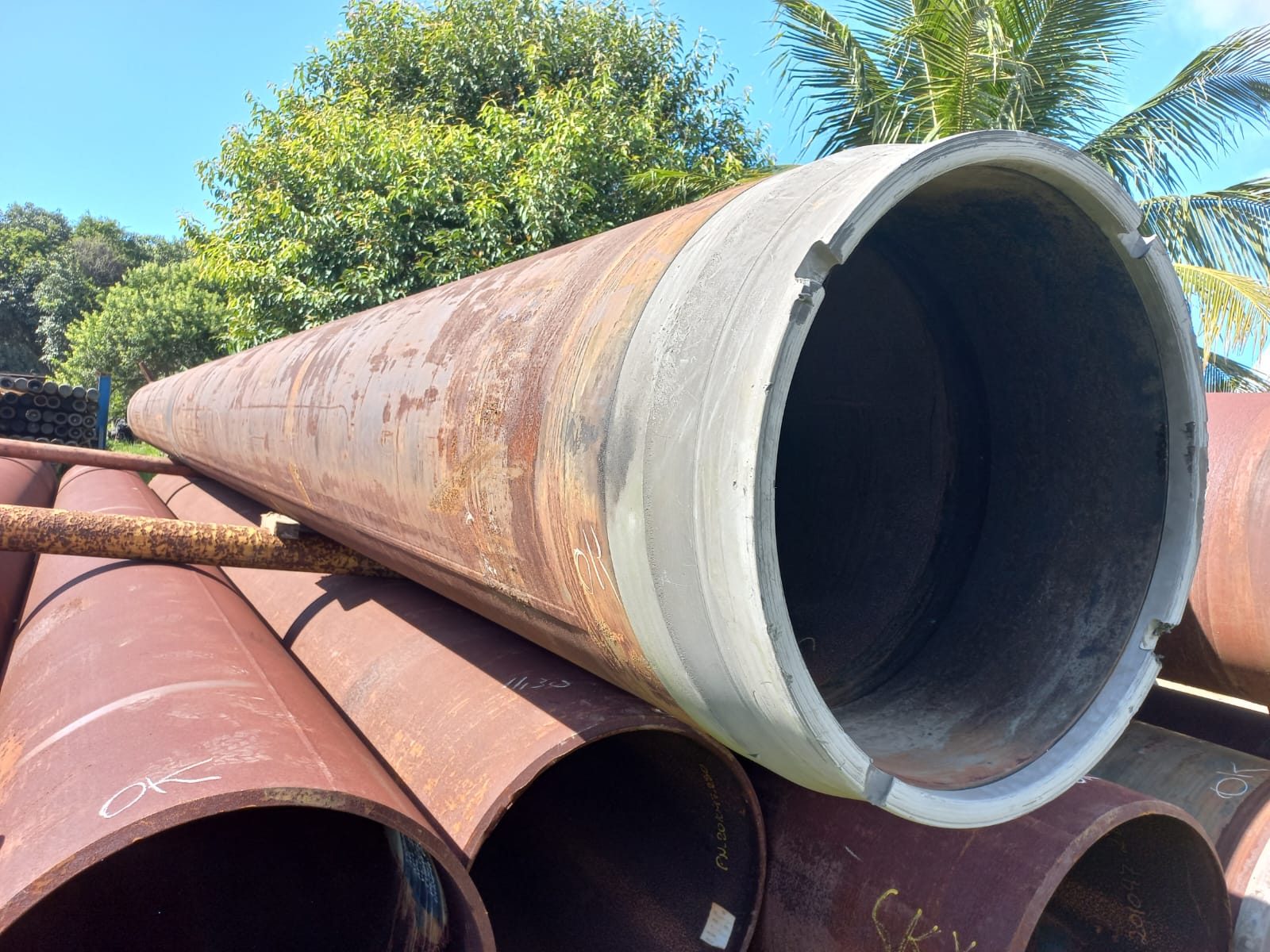 Tubo de aço carbono de 36 pol, sem uso, em bom estado, sem revestimento interno