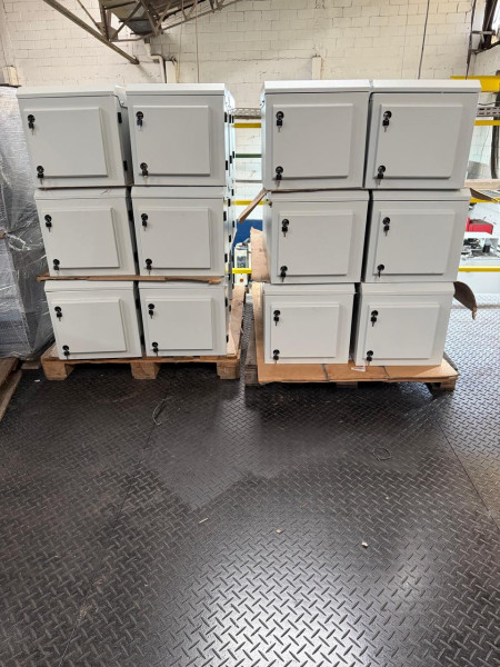 Caixas Metálicas para Equipamentos Industriais