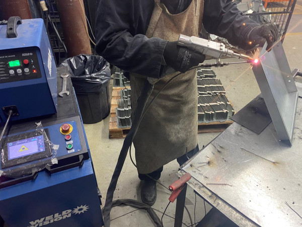 soldagem a laser industrial