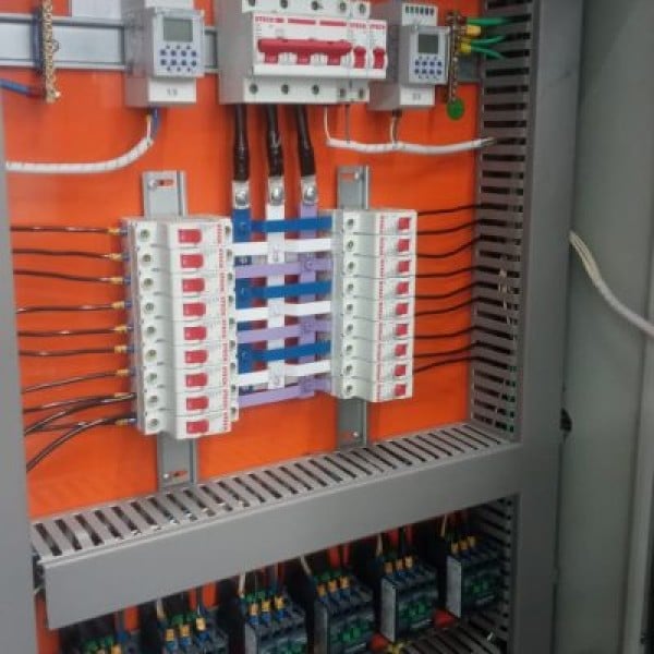 Instalação de painel elétrico