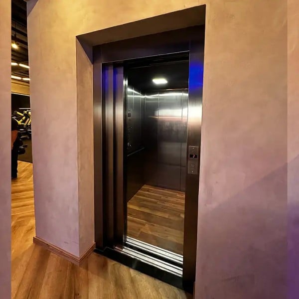 Instalação De Elevador Hidráulico Para Cadeirantes
