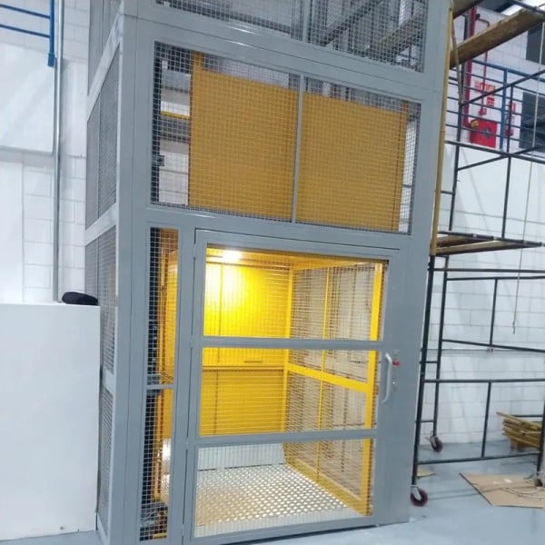 Instalação De Plataforma Elevador De Carga Sob Medida