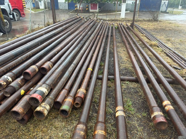 Tubo de aço carbono de 5 pol usado, em bom estado, sem revestimento interno