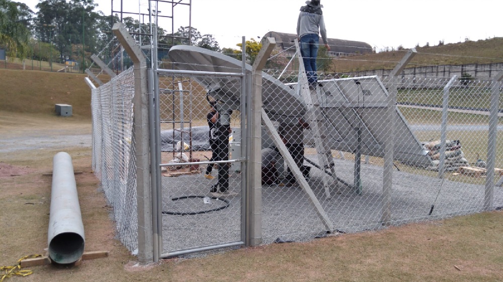 CERCAMENTO DE QUADRAS ESPORTIVAS E CAMPOS