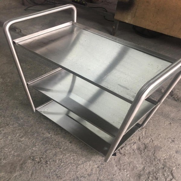 Carrinho Em Aço Inox Para Laboratório