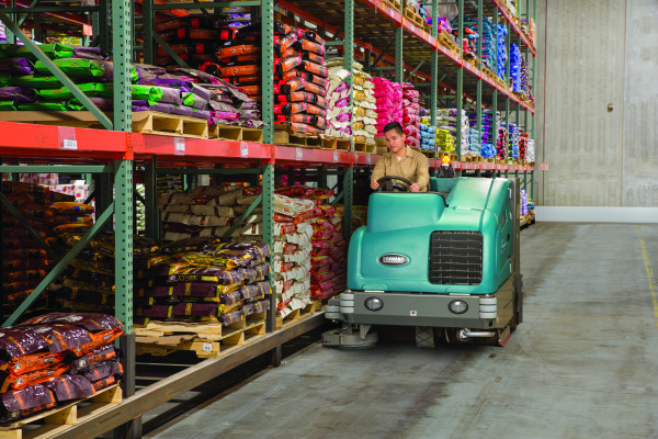 Varredeira e lavadora de piso industrial