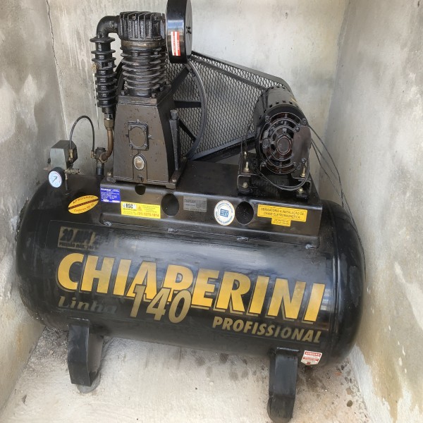 Compressor de ar Chiaperini 140 lbs/pol -seminovo