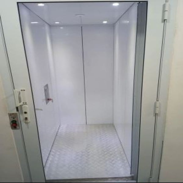 plataforma de acessibilidade cabinada