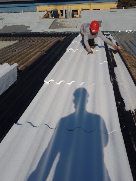 Anúncio de Isolamento Térmico com Placas de EPS e Manta Asfáltica Isolamento Térmico Eficiente para sua Construção