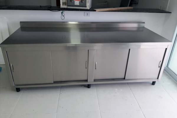 Mesa De Aço Inox Com Prateleira Inferior