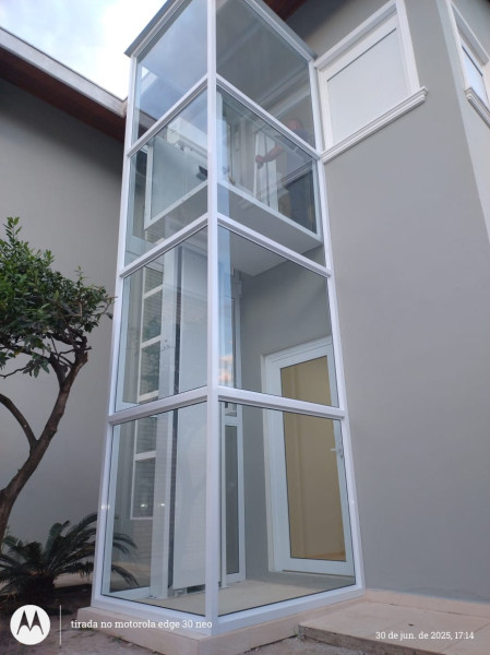 elevador para comércio