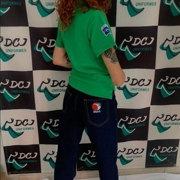 calça jeans para empresa