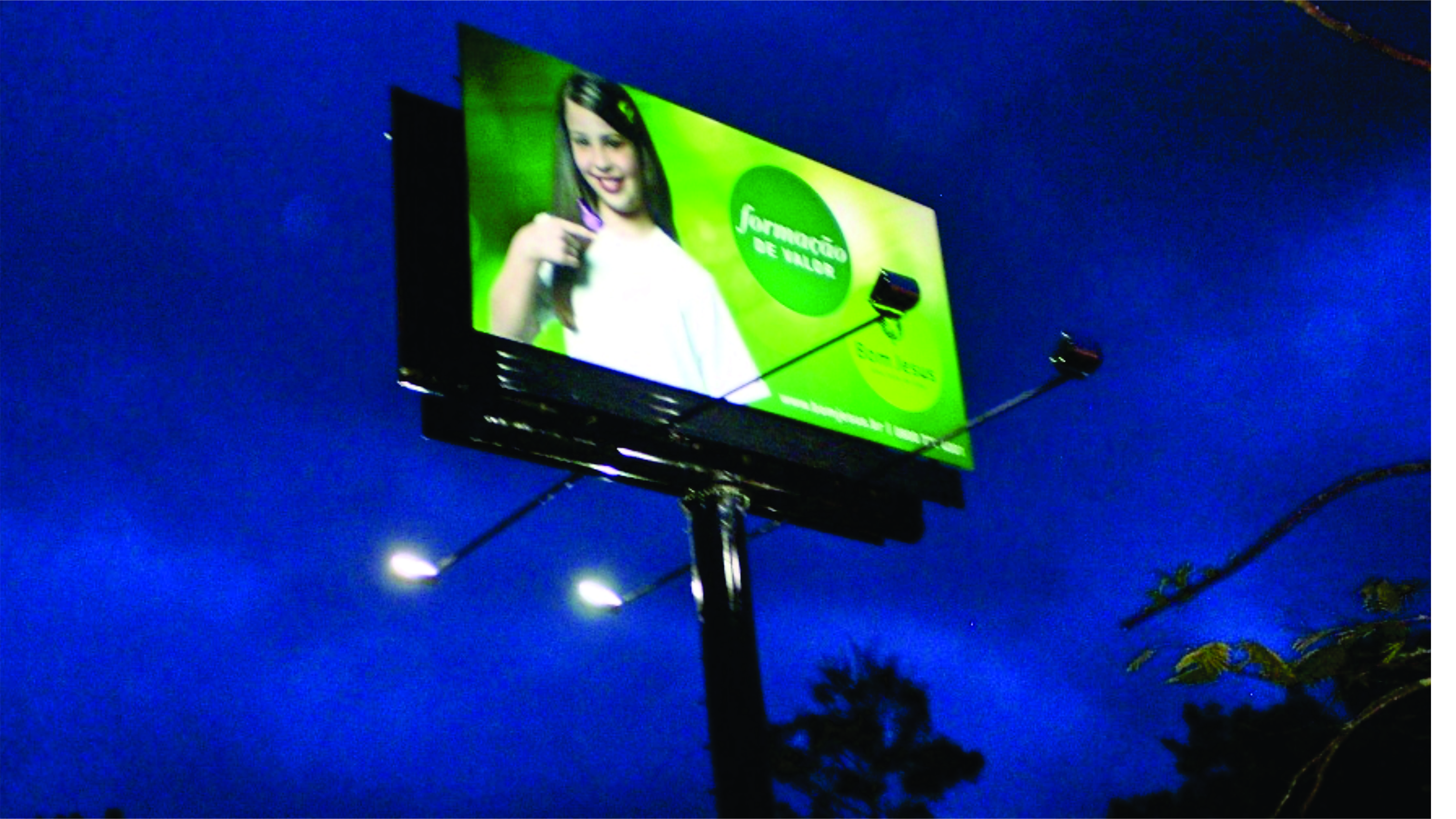 Totem Em Acm Personalizado Para Empresas