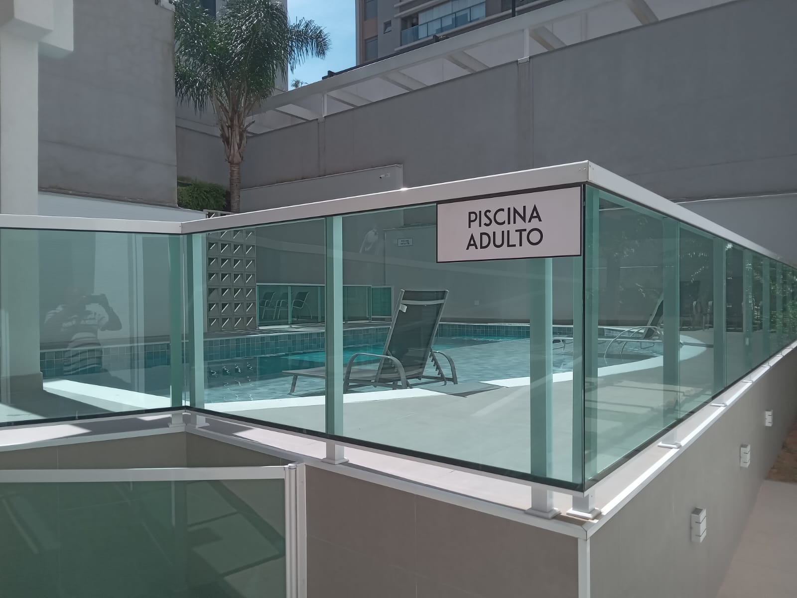 Caixilho De Alumínio Para Residências E Comércios