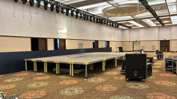 Locação De Palco Para Celebração