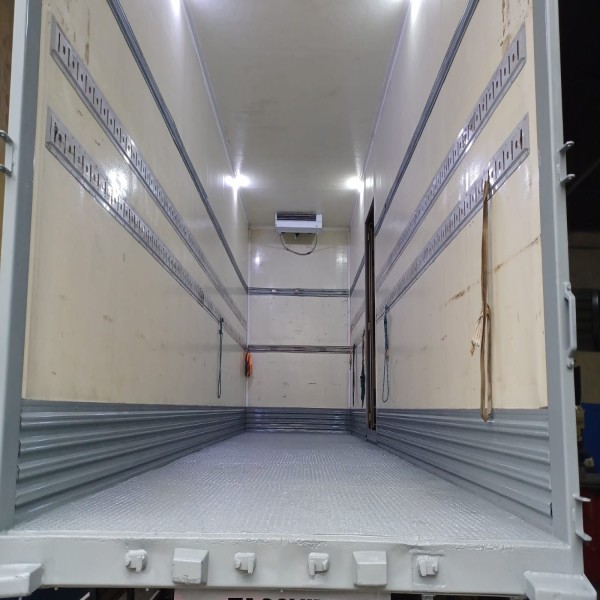 Baú Refrigerado Para Caminhonete À Venda