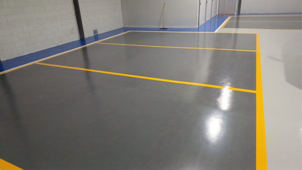 Piso Epóxi Com Acabamento Sob Medida