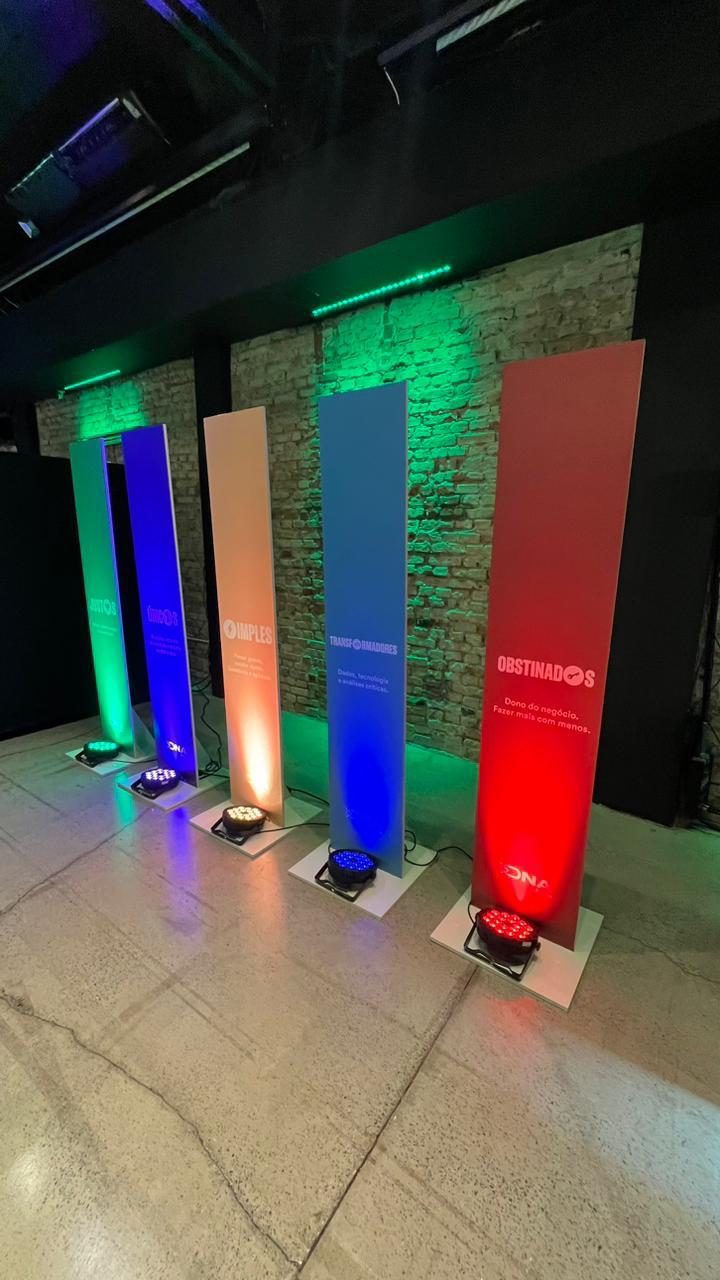 Displays De Comunicação Promocional