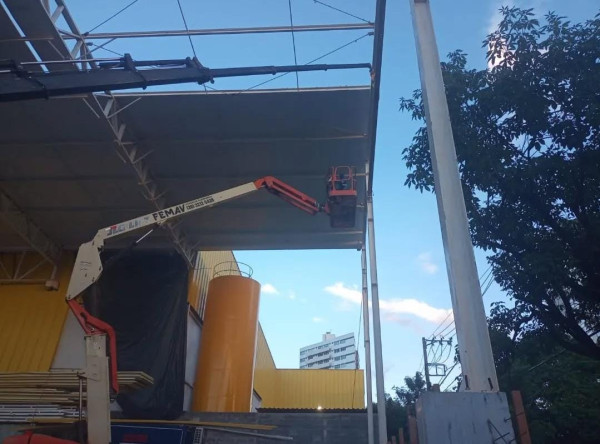 Construção De Galpões Em Aço Estrutural