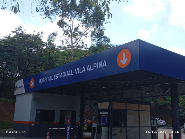 Fachada Em Acm Com Iluminação