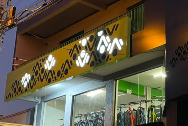 Fachada Iluminada Paraná