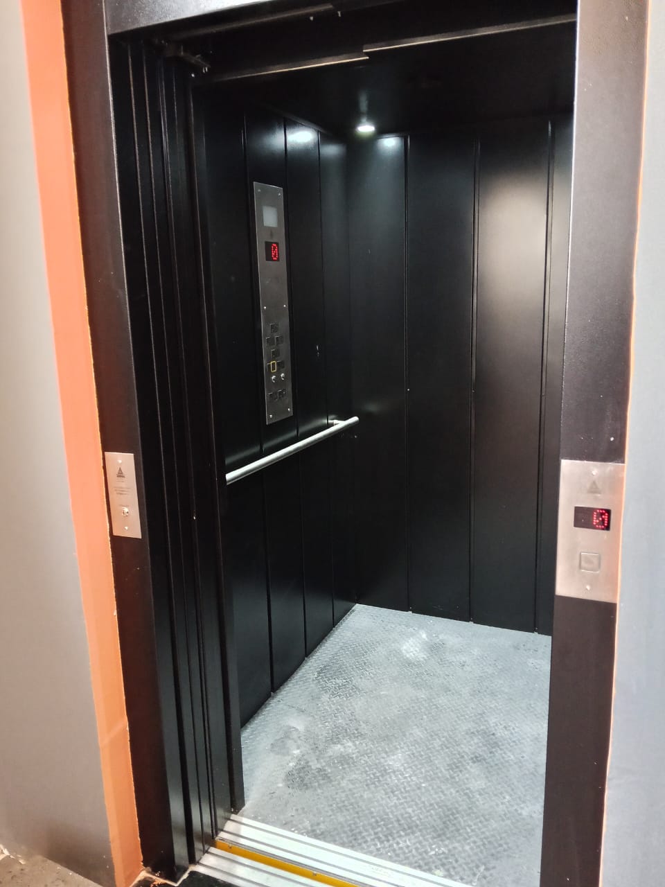 Elevador Eficiente Para Estabelecimentos