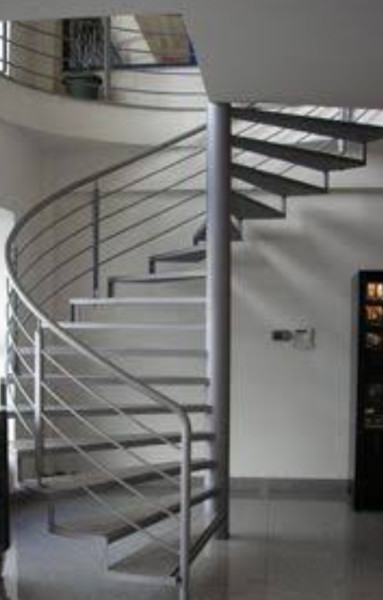 Escadas Metálicas Comerciais