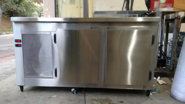 Balcão Refrigerado Com Ilha De Trabalho