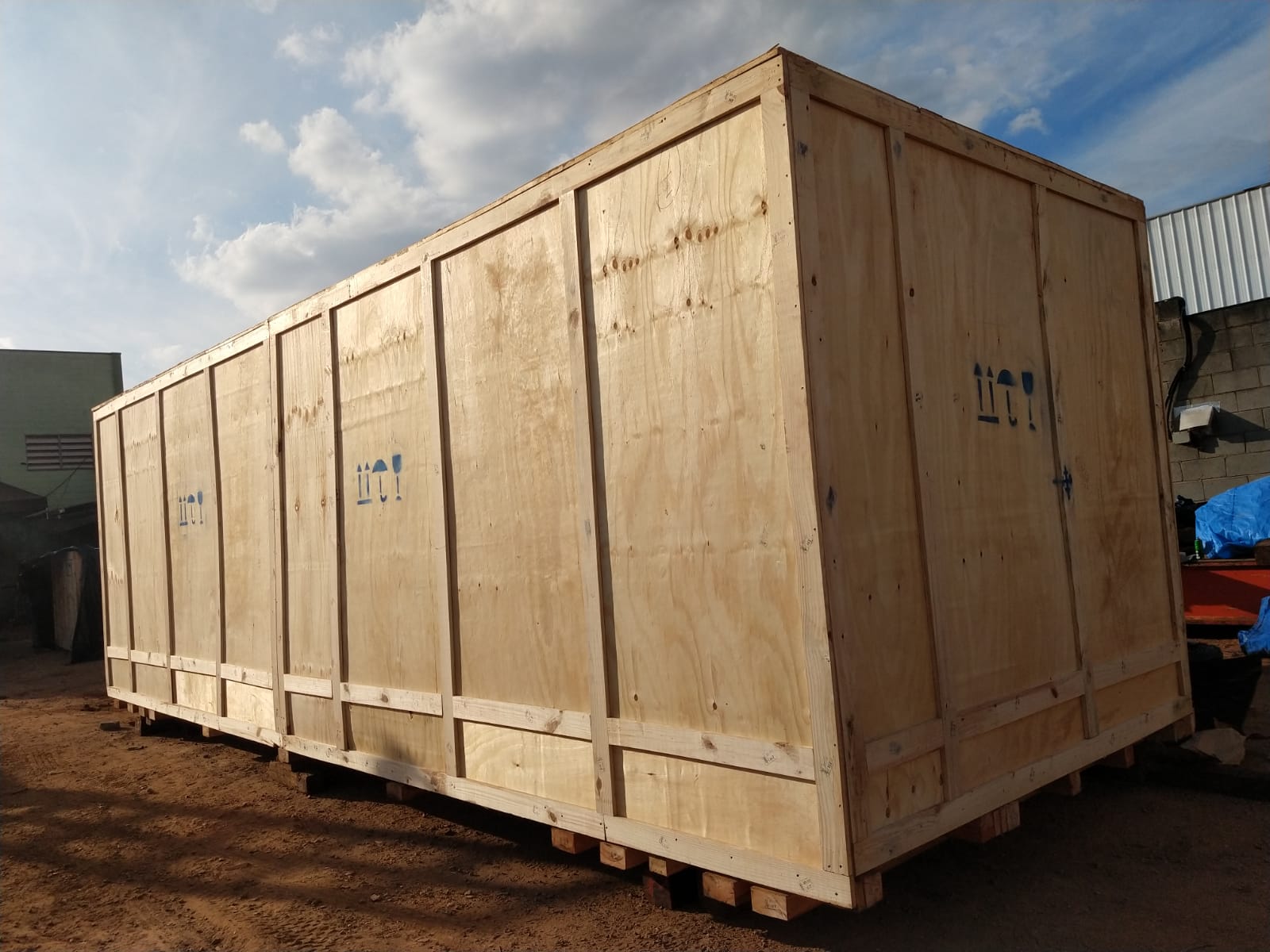 Serviço De Embalagem De Equipamentos Pesados