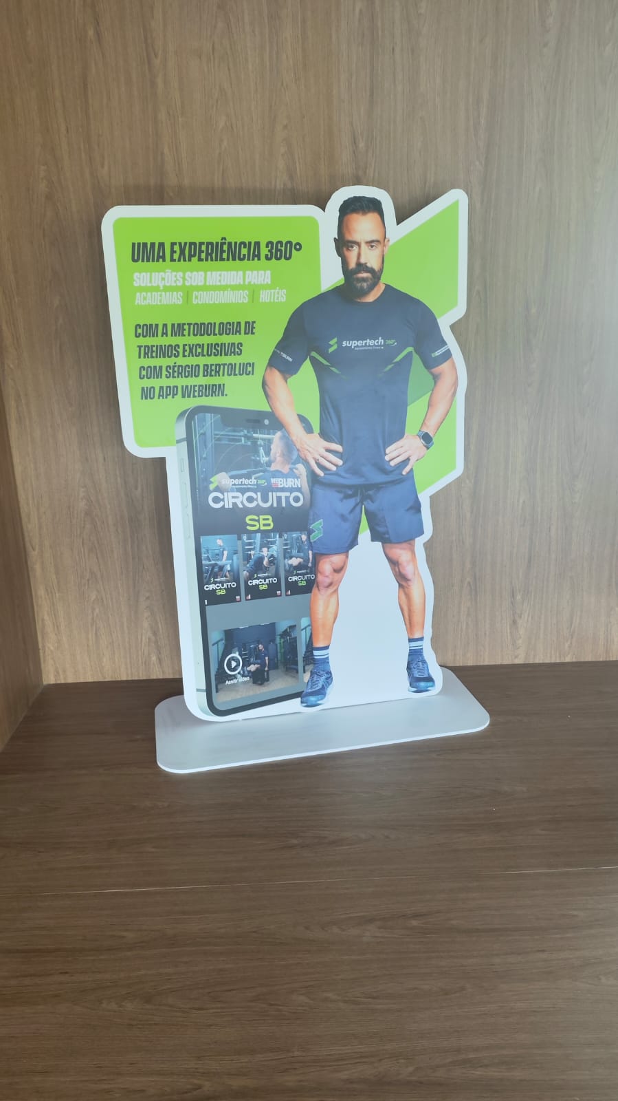 Totem Corporativo Personalizado