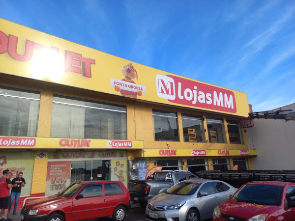 Fachada Em Lona Impressa Paraná