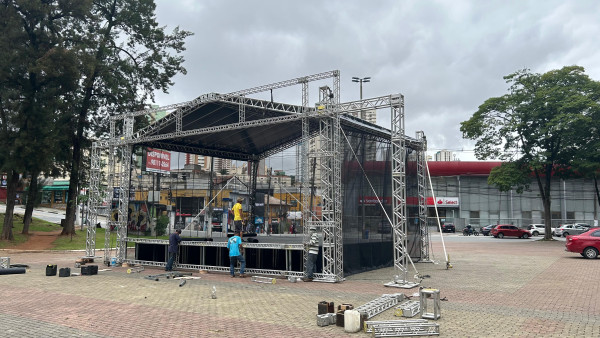 Palco Com Cobertura