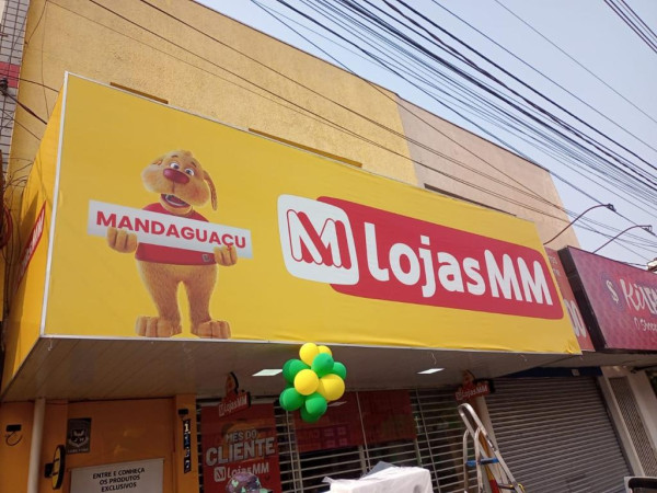 Fachada Em Lona Com Avanço Paraná