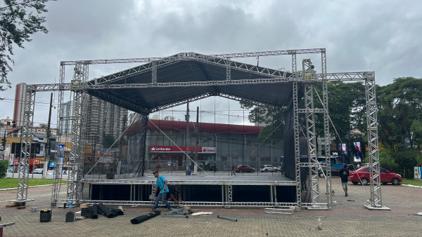 Palco Para Apresentação De Banda