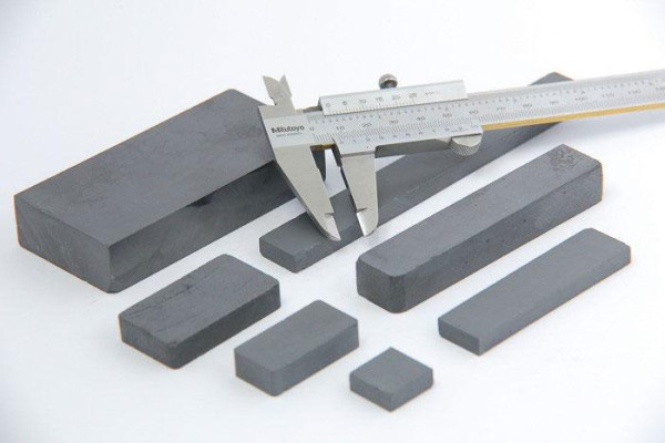 ímãs de ferrite para automatizadores de portões
