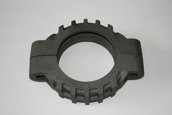 Abraçadeira de ferro para saneamento