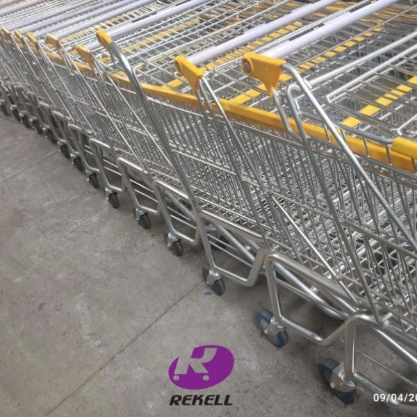 Carrinho aramado supermercado